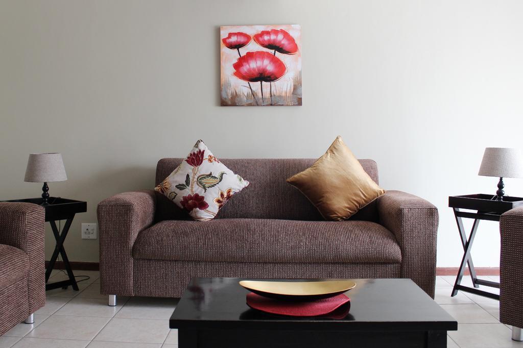 Smithland Guest Apartments Cape Town Белвил Екстериор снимка