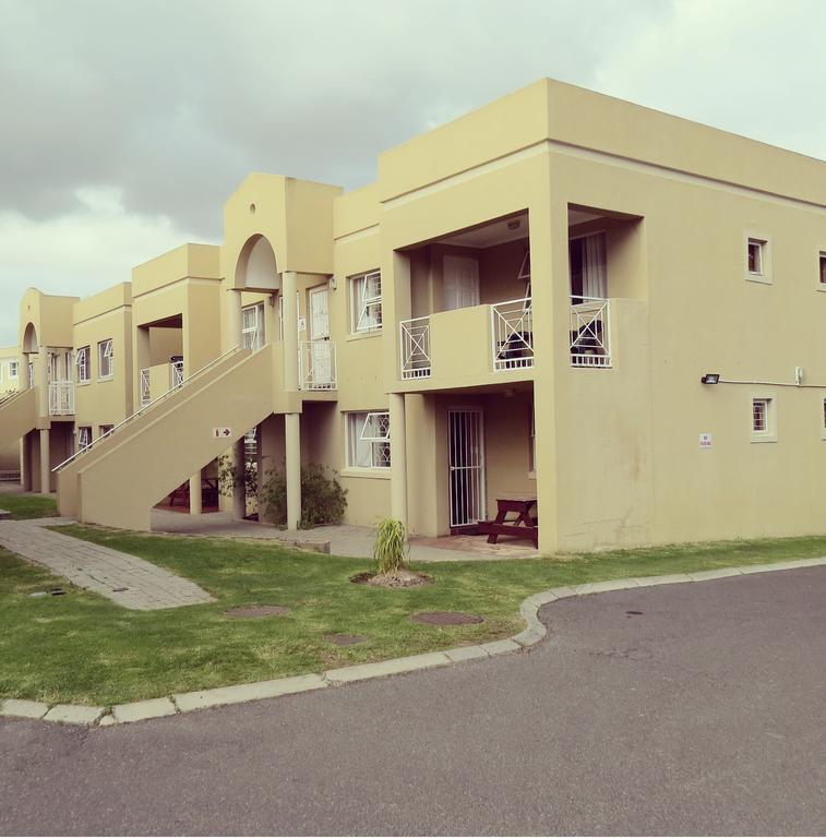 Smithland Guest Apartments Cape Town Белвил Екстериор снимка