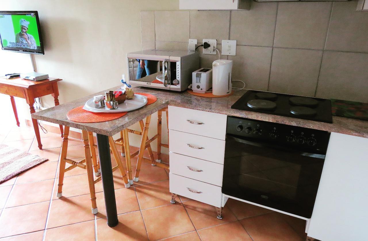 Smithland Guest Apartments Cape Town Белвил Екстериор снимка