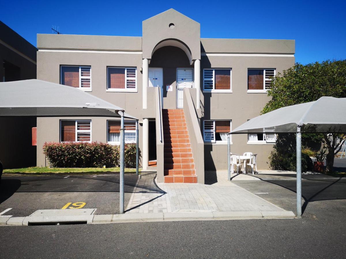 Smithland Guest Apartments Cape Town Белвил Екстериор снимка